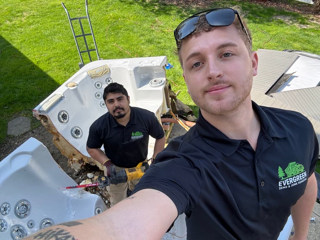 Hot tub spa removal dismantling crew Ohio